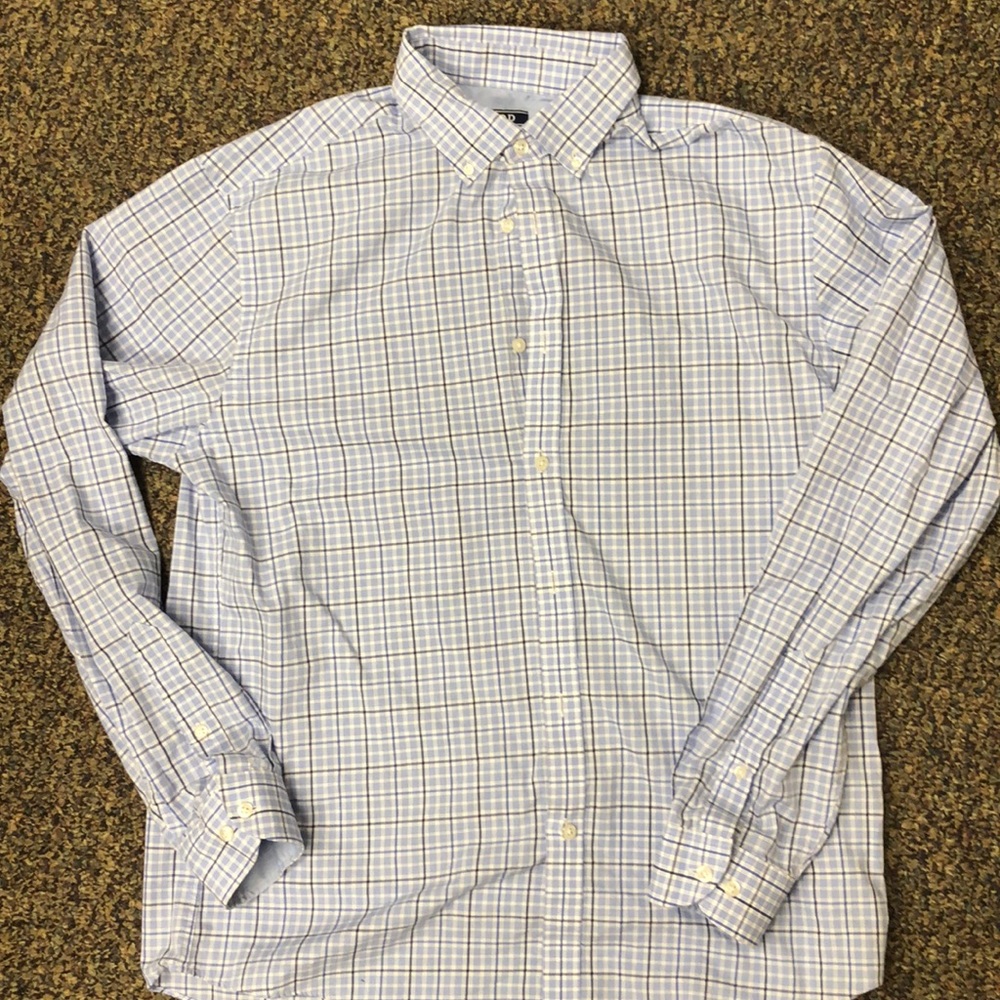Men’s like new IZOD long sleeve.